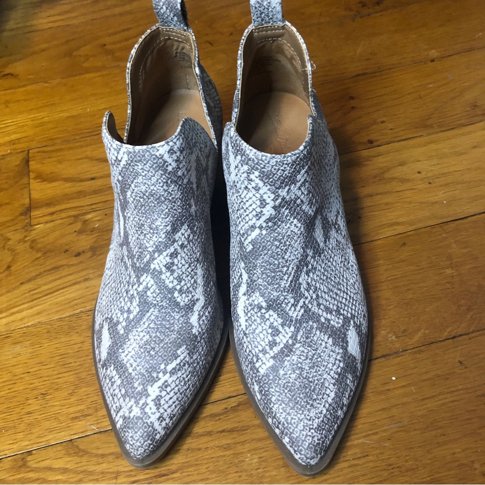 Universal Thread faux snake booties. Slip on size 6. - Picture 3 of 7